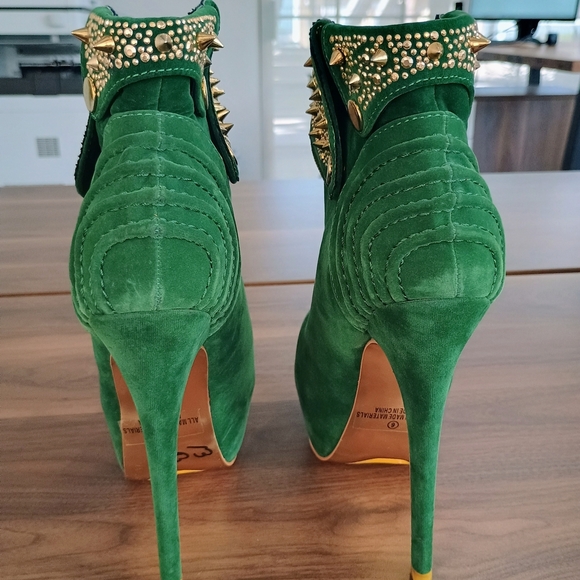Alba Green Heels with Gold Accents - Picture 6 of 9